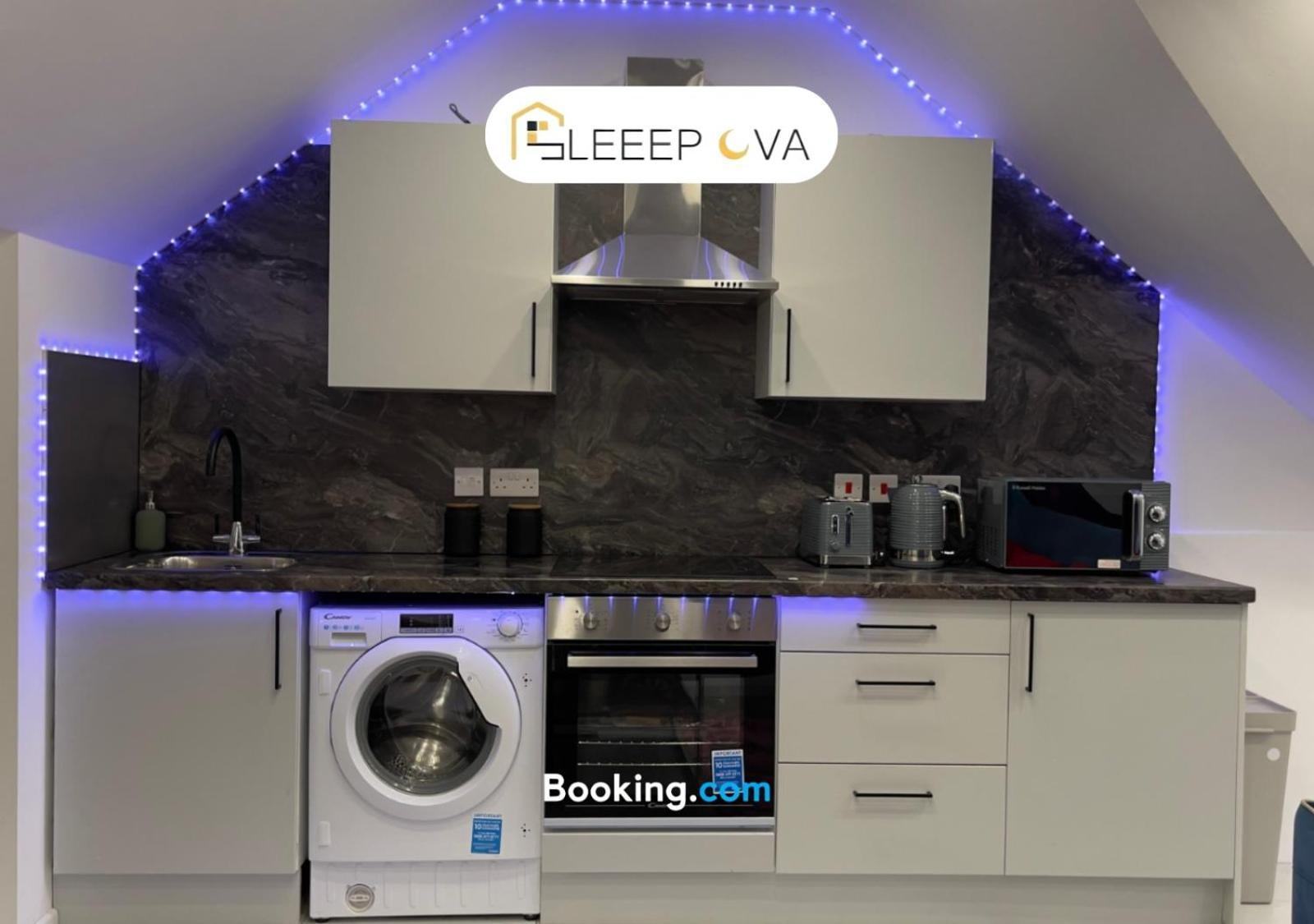 Last-minute Reserves L Premium Deals L Luxury & Modern 1 Bedroom 5plus Guests Couples Families Business Sleepova Short Lets & Serviced Appartement *