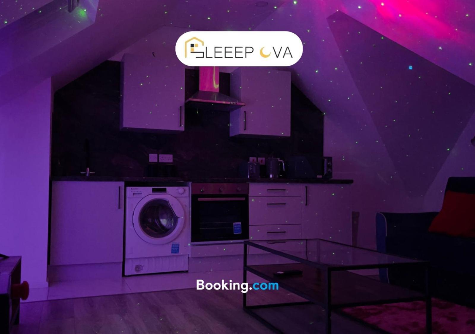 Last-minute Reserves L Premium Deals L Luxury & Modern 1 Bedroom 5plus Guests Couples Families Business Sleepova Short Lets & Serviced Appartement Londen